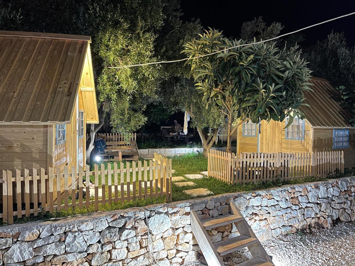 Camping Albania-Secret Village Den Sarandë エクステリア 写真